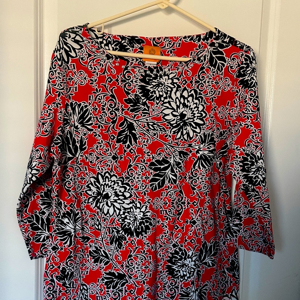 Ruby Rd. Red and Black Floral Top
